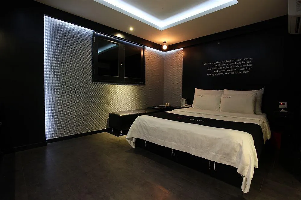 Hotel Moxy Seoul Insadong By Marriott 3*,