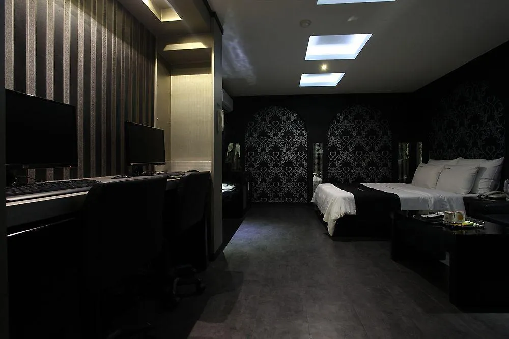Hotel Moxy Seoul Insadong By Marriott