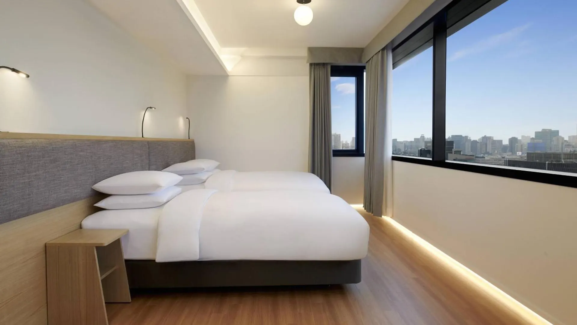 Moxy Seoul Insadong By Marriott Hotel