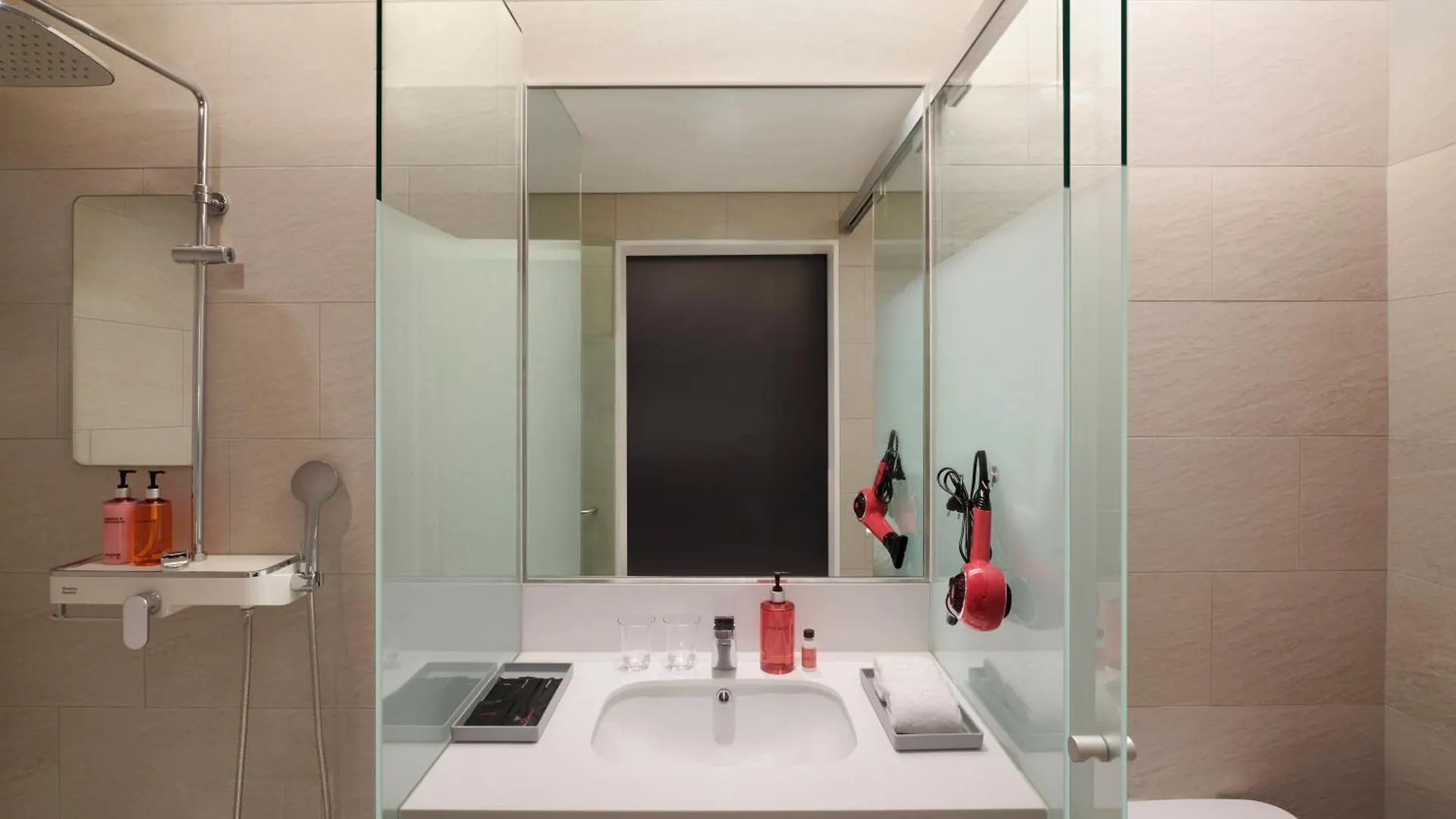 Hotel Moxy Seoul Insadong By Marriott 3*,  Jižní Korea