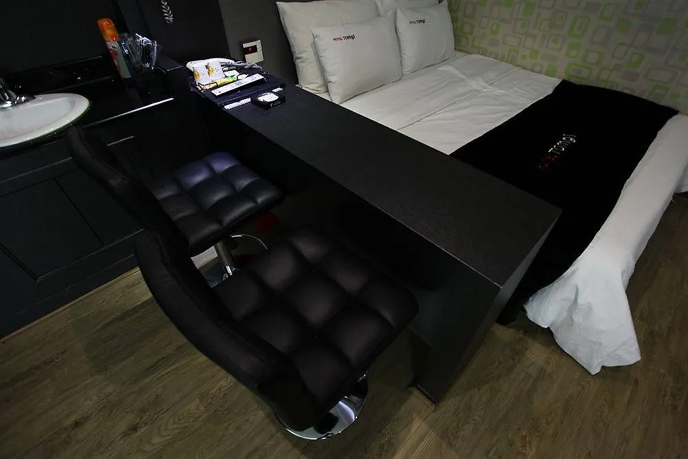 Отель Moxy Seoul Insadong By Marriott 3*,  Южная Корея