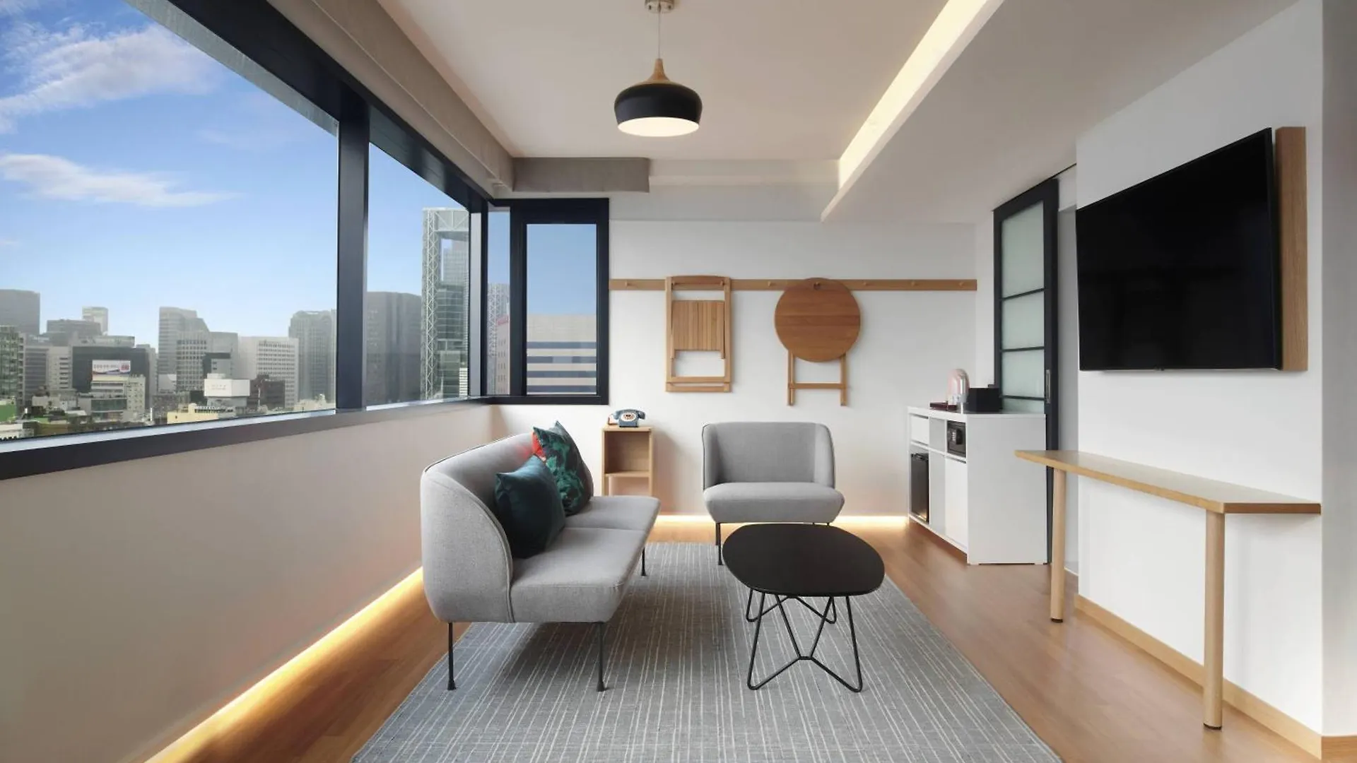 Moxy Seoul Insadong Hotel