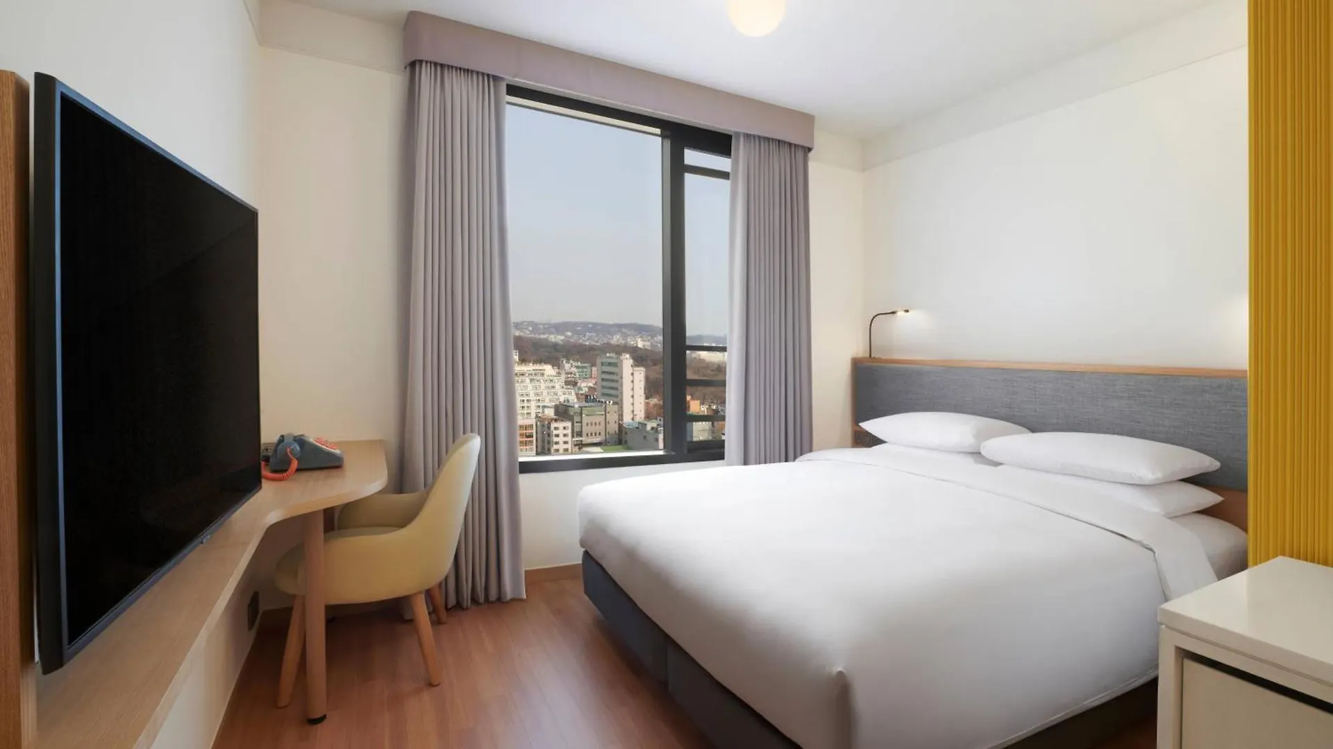 Moxy Seoul Insadong Hotel