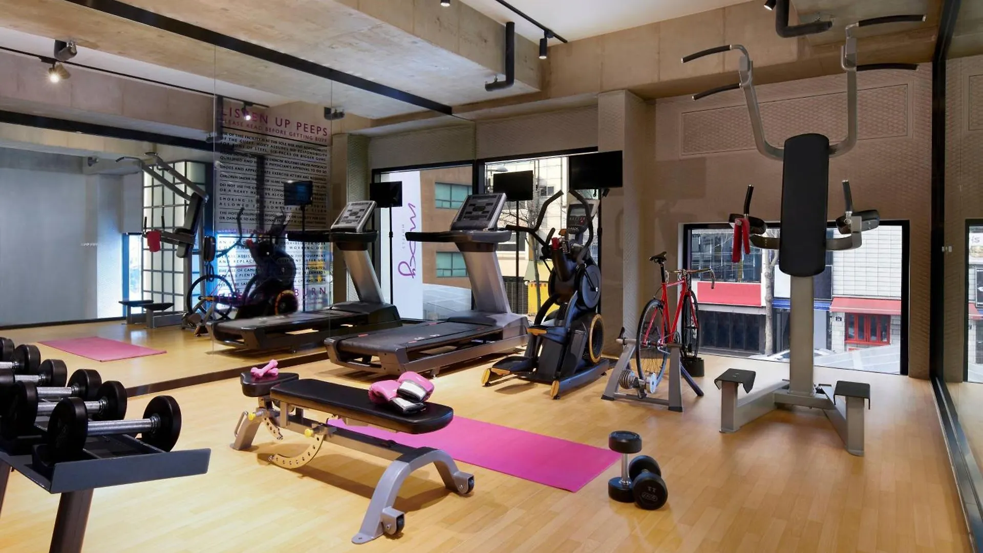 Moxy Seoul Insadong Hotel