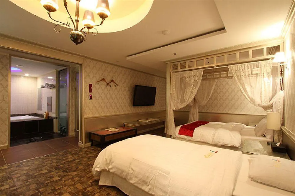 Moxy Seoul Insadong Hotel 3*,  South Korea