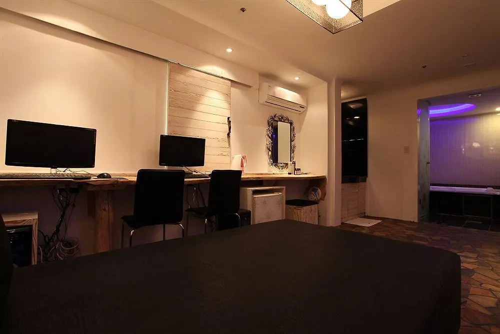 Moxy Seoul Insadong Hotel